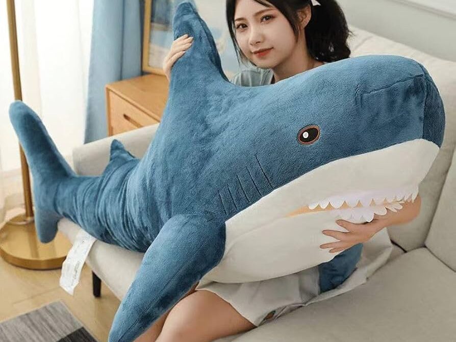 Why kids love it: Not all Pillow Pets have to be sweet and cuddly—some are just plain cool. This shark has all the bold personality older kids crave, with plenty of softness for bedtime or movie night lounging.

Best for: Kids 6+ who want something a little more adventurous (and big enough to use as a real pillow).